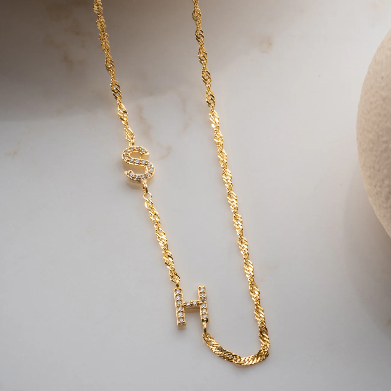 Vintage 2er Buchstaben Halskette